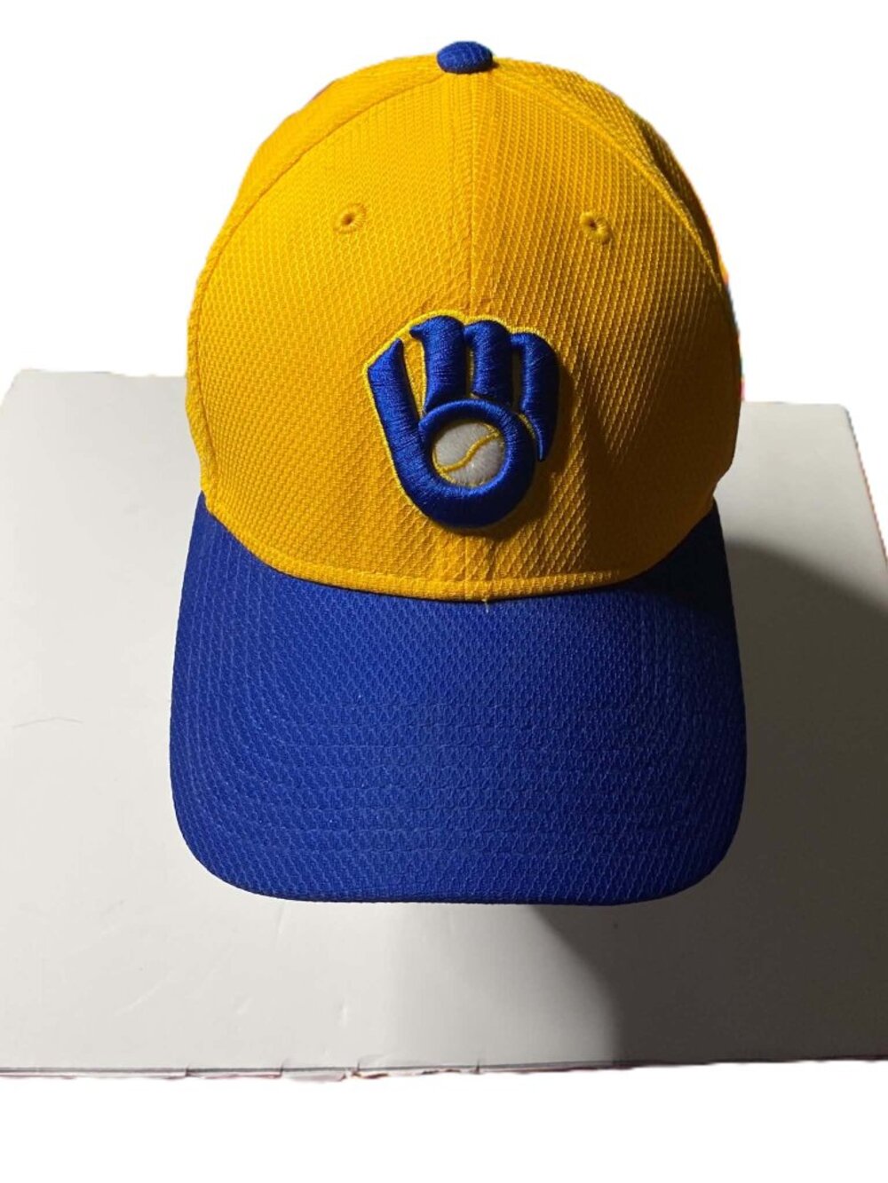 New Era Milwaukee Brewers 2025 Spring Training 39THIRTY Flex Hat S/M Yellow Navy